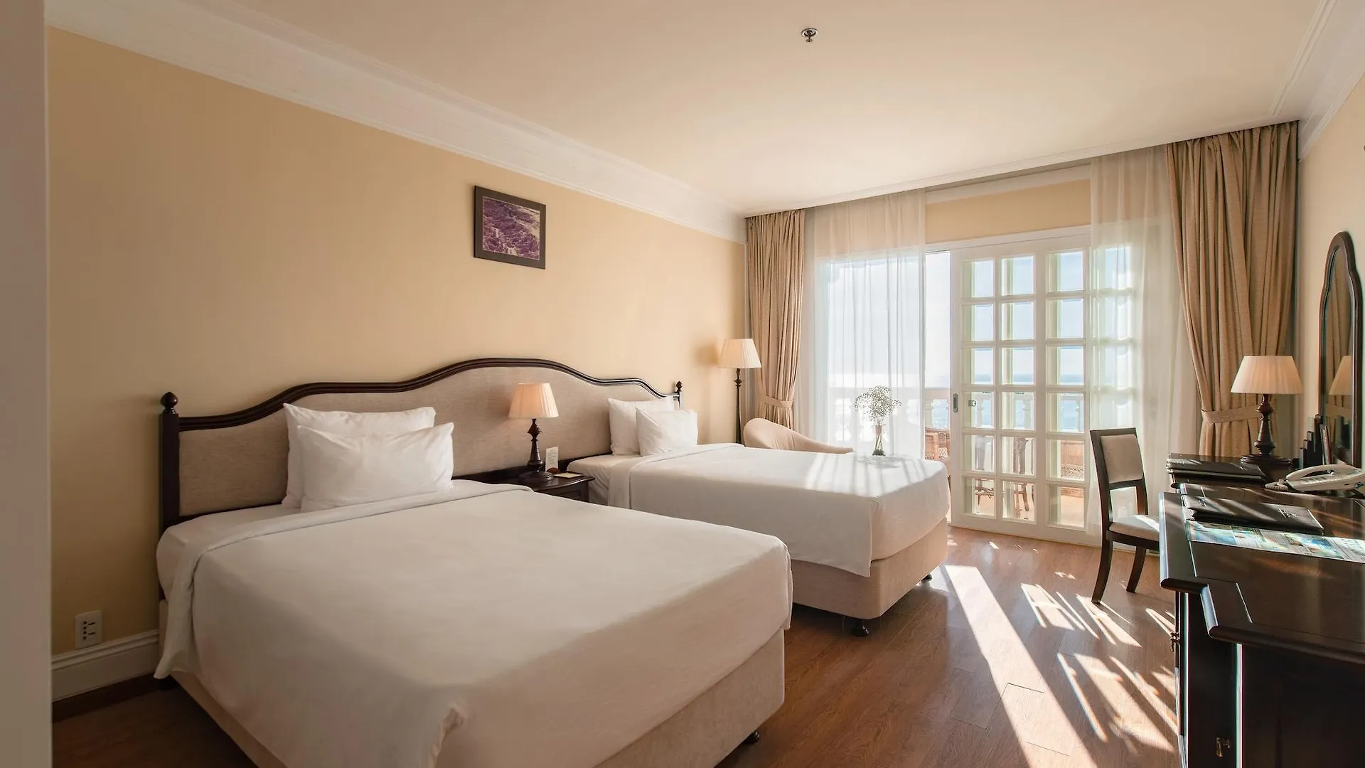 Sunrise Nha Trang Beach Hotel & Spa
