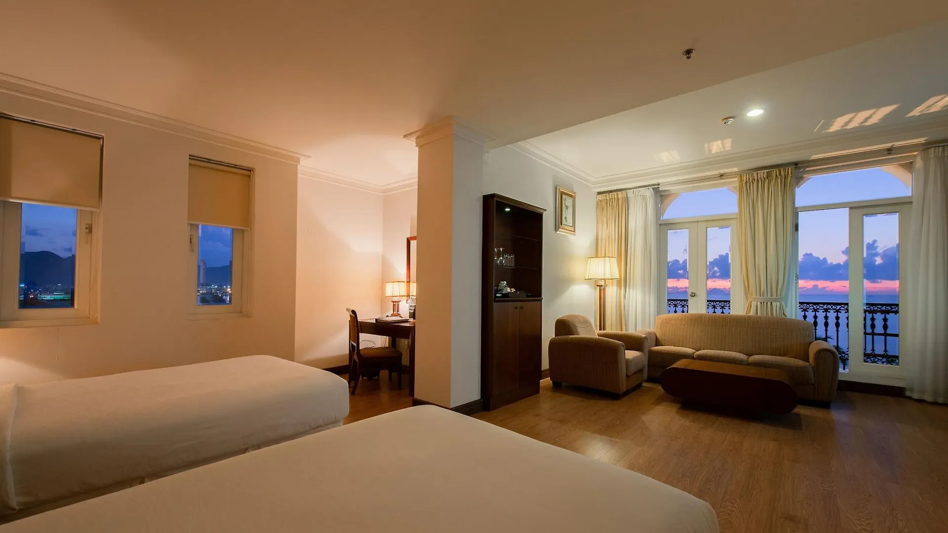 Sunrise Nha Trang Beach Hotel & Spa 5*,