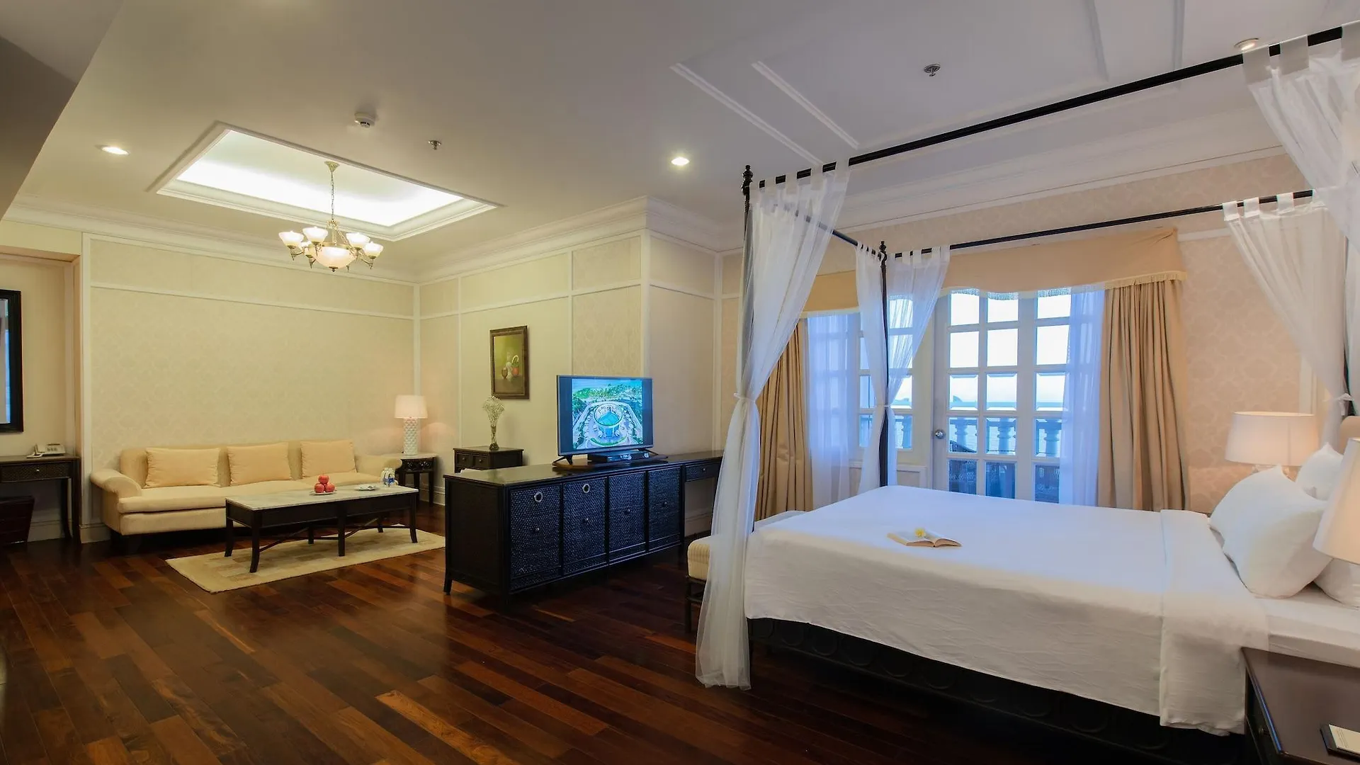 Sunrise Nha Trang Beach Hotel & Spa