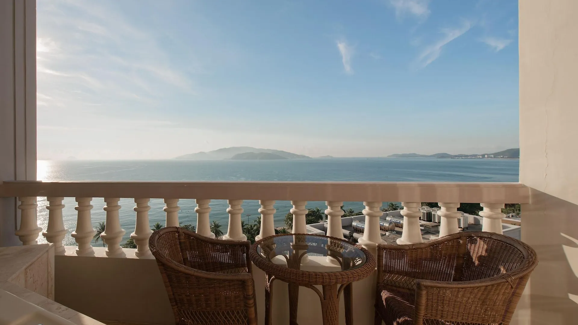 Sunrise Nha Trang Beach Hotel & Spa